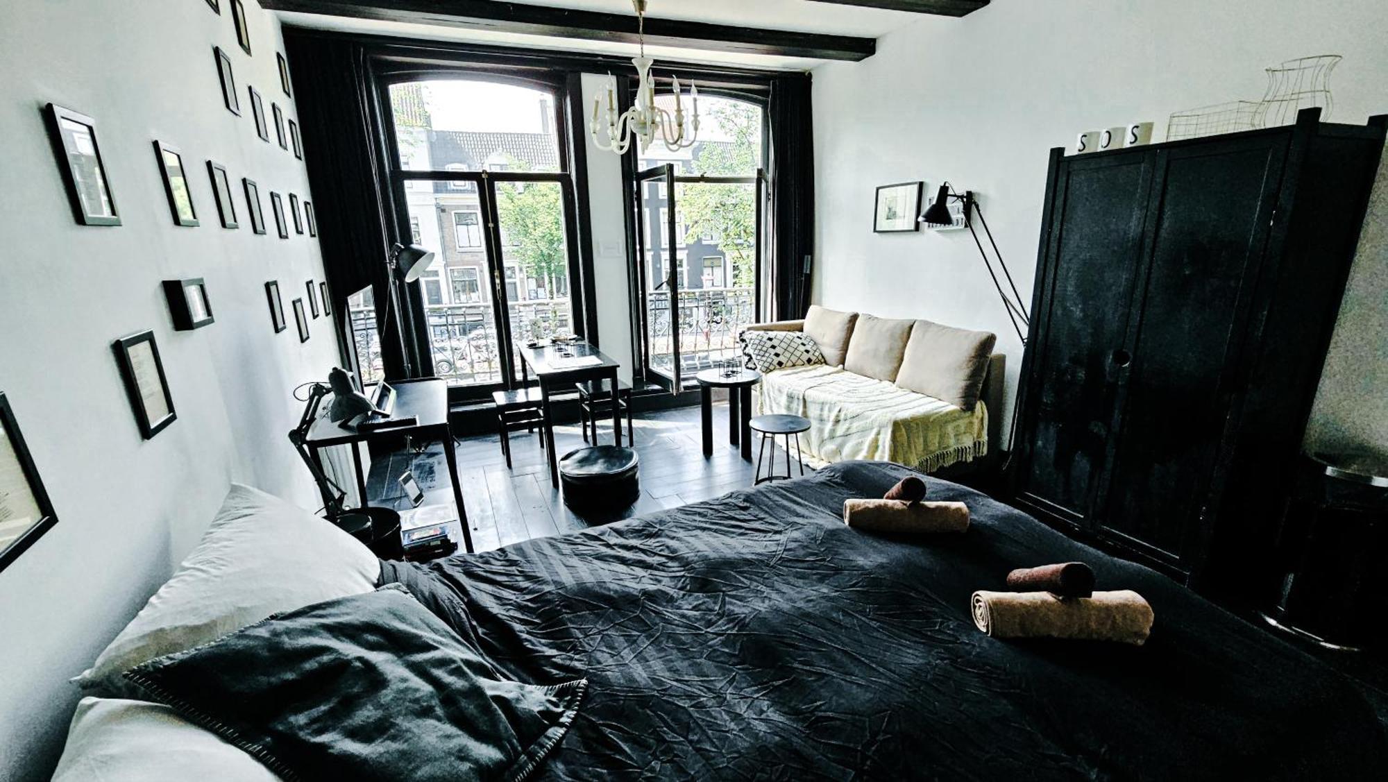 The Black Beauty Private Studio With Canal View From 1799 Amesterdão Exterior foto