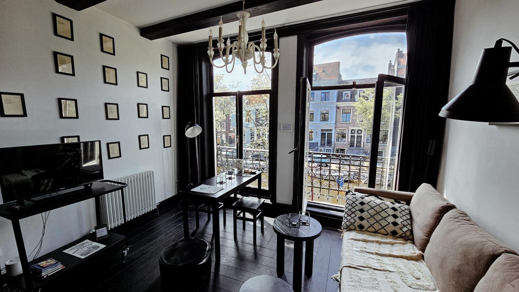 The Black Beauty Private Studio With Canal View From 1799 Amesterdão Exterior foto