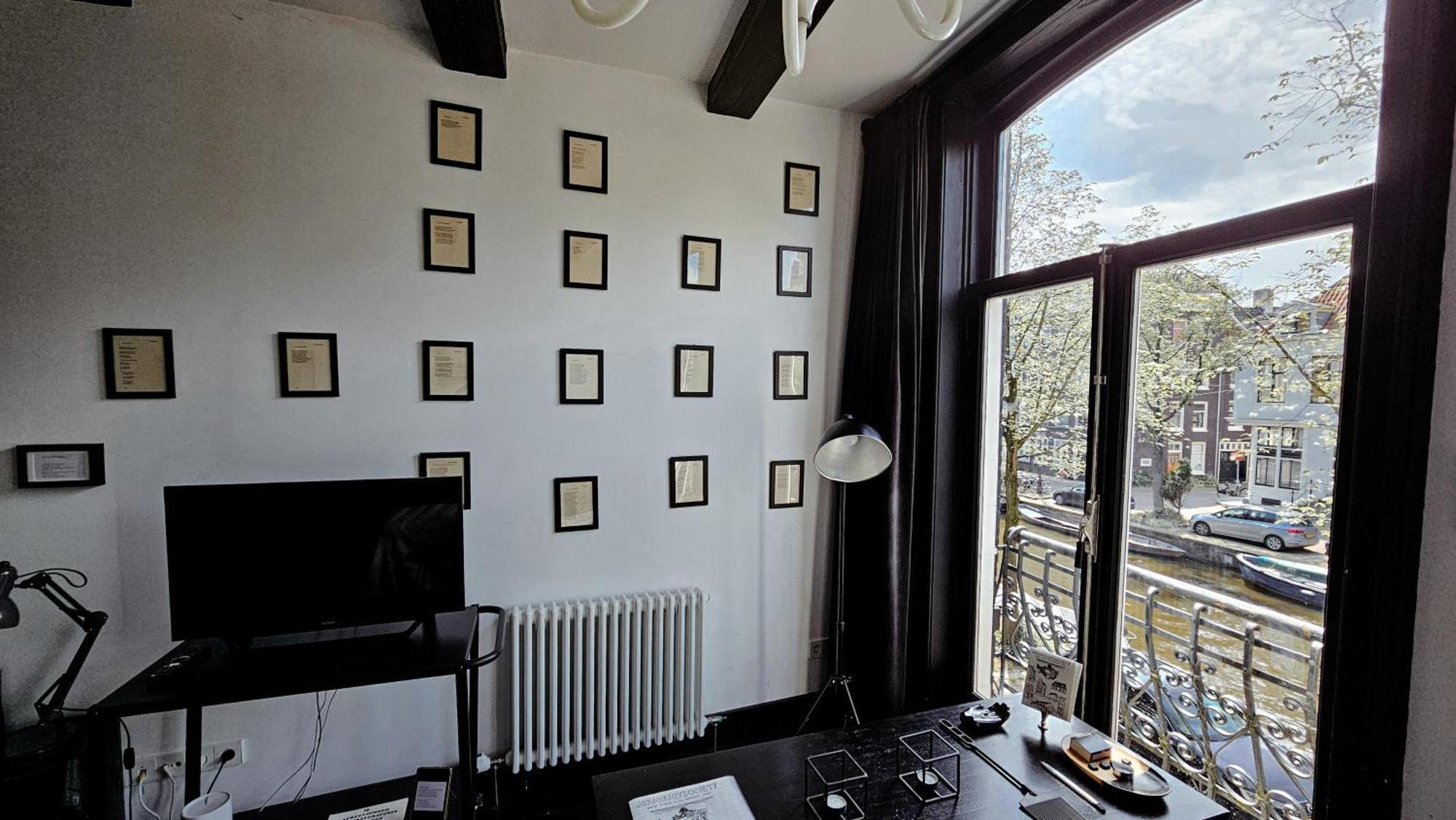 The Black Beauty Private Studio With Canal View From 1799 Amesterdão Exterior foto